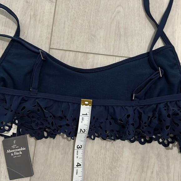 Abercrombie & Fitch laser cut ruffle bikini top size m/L - Picture 7 of 8